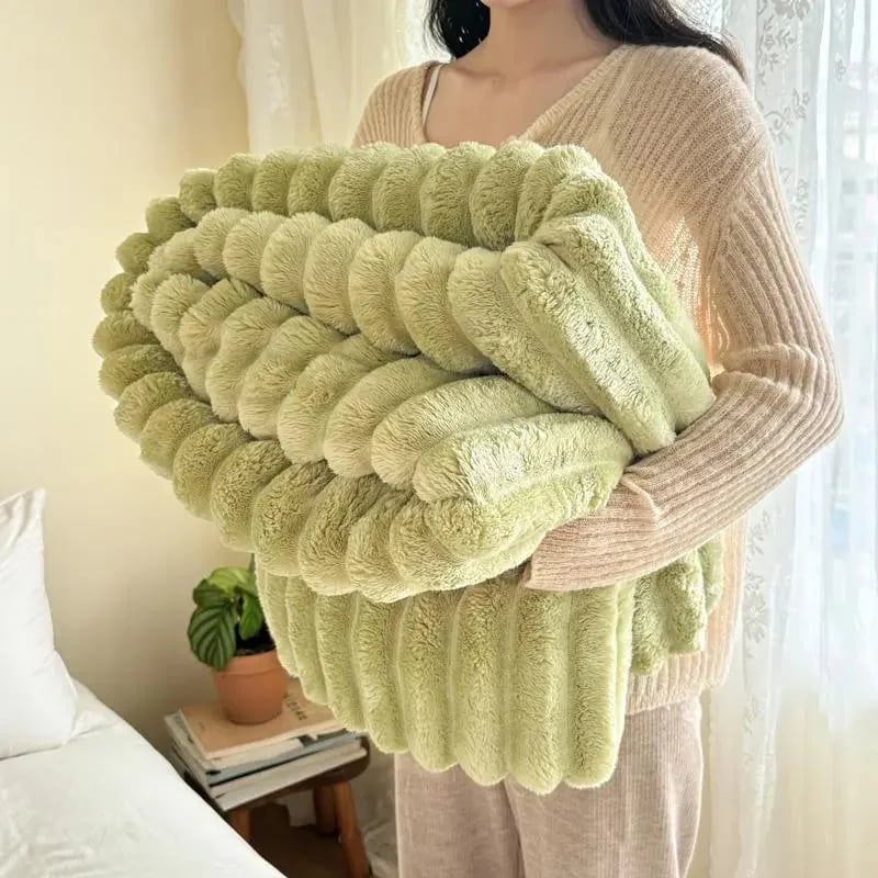 🛏️Thickened Rabbit Plush Velvet Cover Blanket🍂Wrap up in Ultimate Comfort
